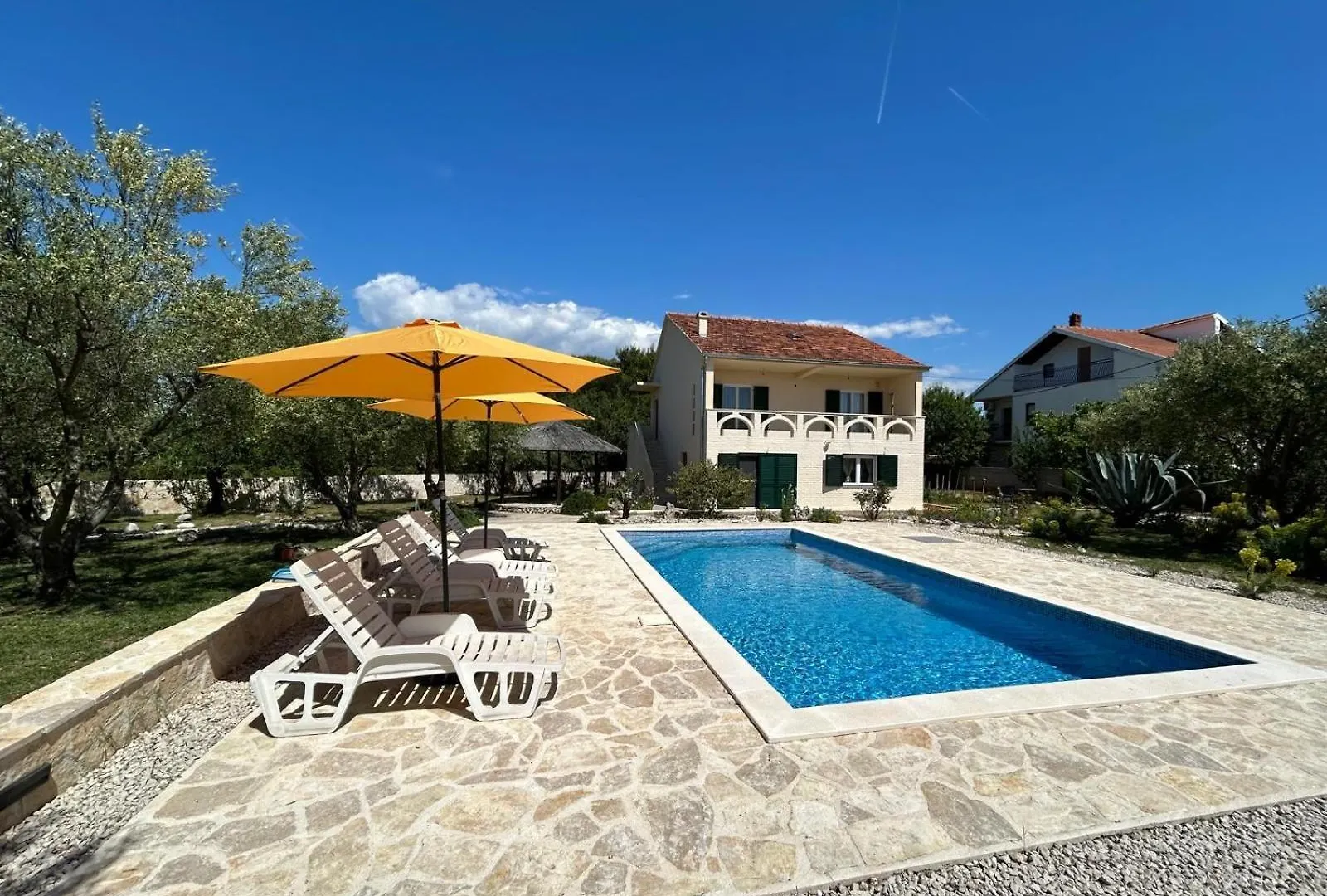 Επικοινωνία με το Holiday Home Nadalina